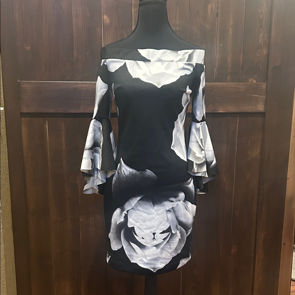 VENUS Black and White Floral Long Sleeve Dress